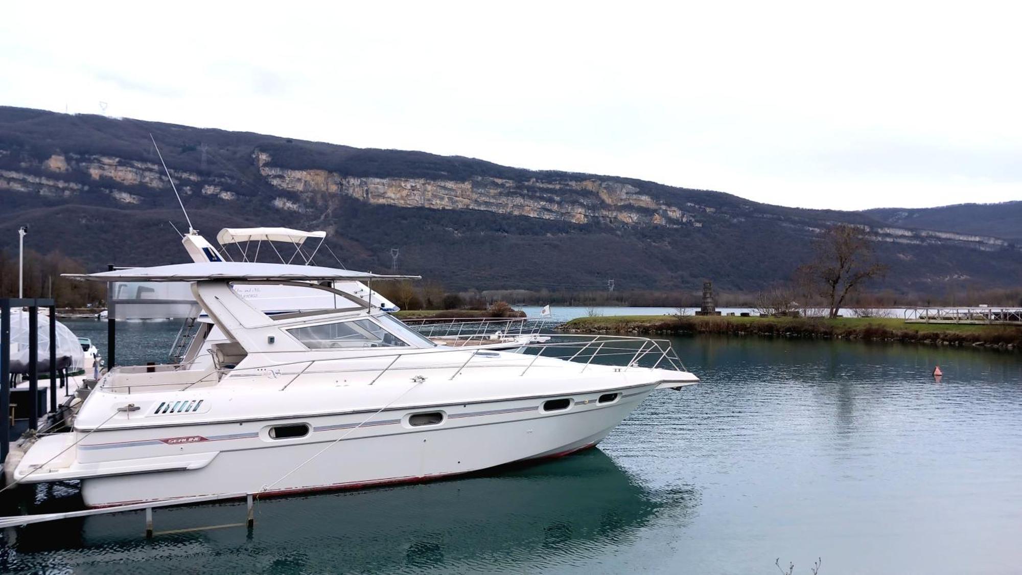 Eden Marine Hotel Montalieu-Vercieu Exterior photo